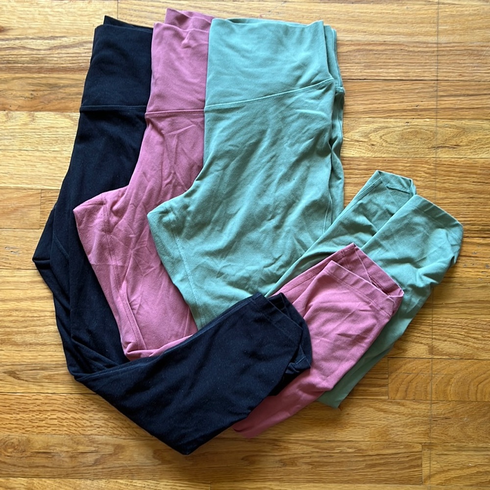 Old Navy Extra High Rise Leggings Go Dry